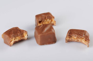 Bir çikolata çevresinde biten