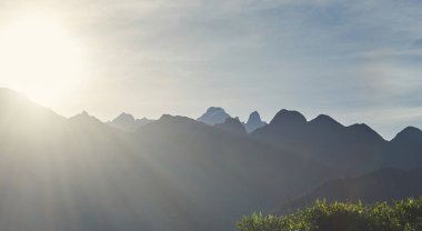 Sunrise dağ manzarası