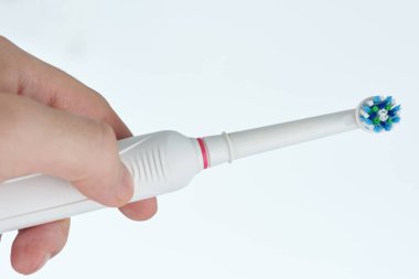 El elektronik diş fırçası