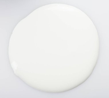 Beyaz yağlı boya damla