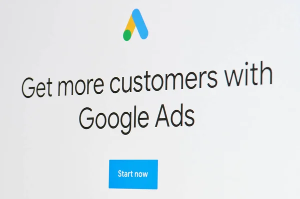 Uzyskiwanie większej liczby klientów za pomocą Google ads — Zdjęcie stockowe