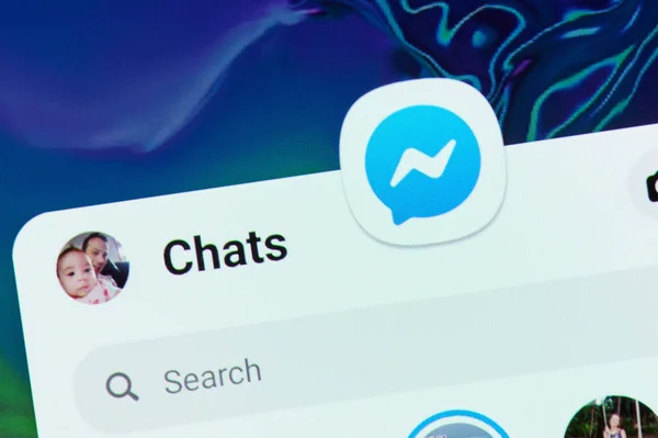 Facebook messenger application — Stock Photo, Image