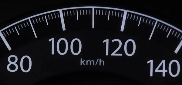 Bilen hastighetsmätare på nära håll — Stockfoto