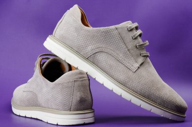 Zarif gri çift ayakkabı