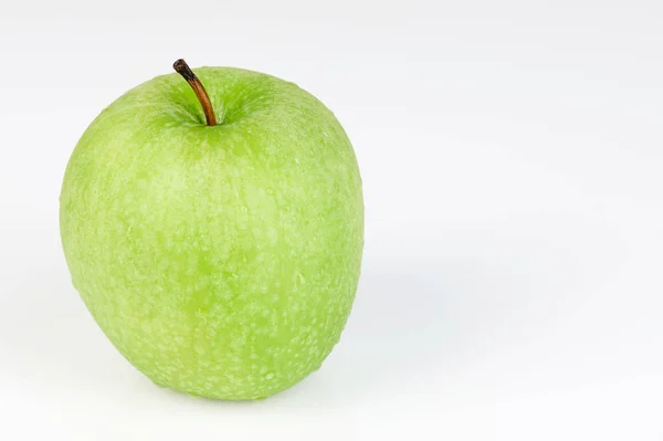 Une pomme verte — Photo