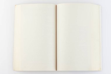 Kitap boş temiz sayfaları açın