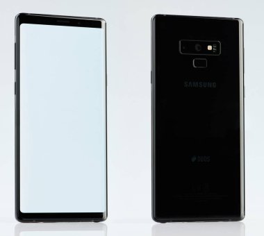 Siyah samsung galaxy note 9 açı görünümü