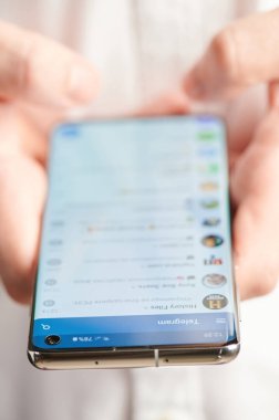 Telegram mobil uygulamasını kullanma