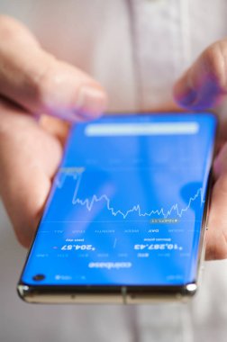 Mobil uygulamada bitcoin fiyatını kontrol etme