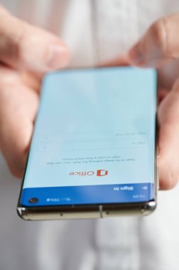 Microsoft Office Mobil Uygulamasını Kullanma