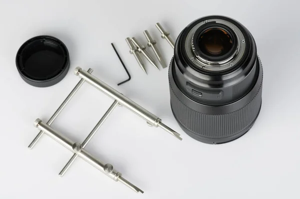 Lens Temizleme için metal anahtar aracı — Stok fotoğraf