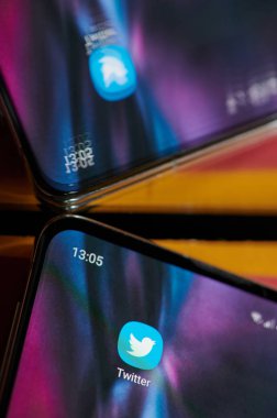 Akıllı telefona twitter uygulaması yüklendi