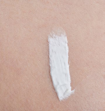 Cilt dokusunda beyaz krem vuruşu