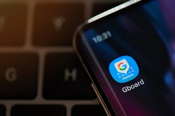 Ikona aplikacji Gboard na smartfonie — Zdjęcie stockowe