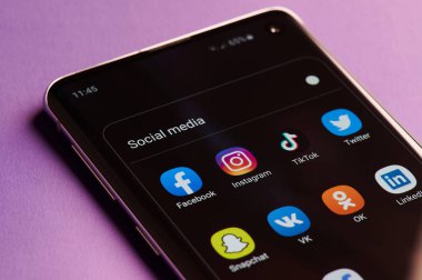 Akıllı telefonda sosyal medya uygulamaları