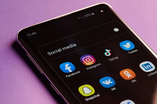 App per social media su smartphone — Foto Stock