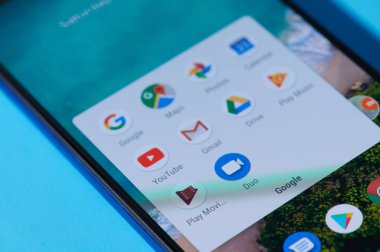 Akıllı telefondaki Google uygulamaları
