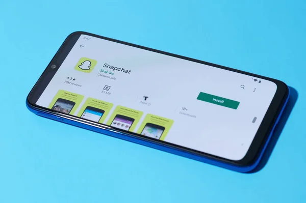Instalación de la aplicación snapchat móvil — Foto de Stock