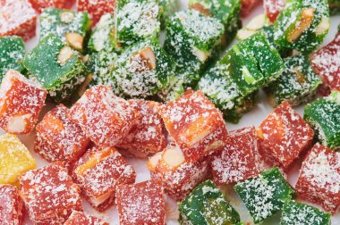 Lezzetli Türk renkli şeker makrosu. Yakından bak.