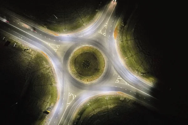 Leere Kreisstraße Mit Straßenlaternen Über Drohnensicht — Stockfoto