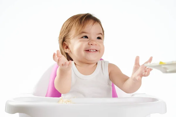 Retrato Sonriente Del Bebé Sentado Silla Alta Aislado — Foto de Stock