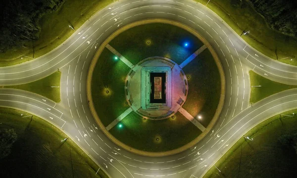 Πολύχρωμο Κυκλικό Δρόμο Νύχτα Πάνω Από Την Κορυφή Άποψη — Φωτογραφία Αρχείου