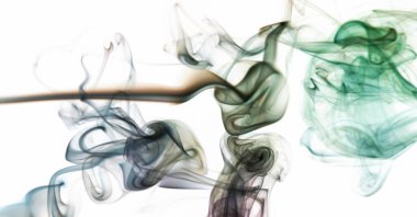 Soyut kahverengi ve yeşil ışık duman şekli arkaplan beyaz zemin üzerinde izole