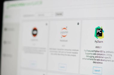 New York, ABD - 13 Eylül 2020: Python 3 platformundaki Pycharm bilgisayar ekranını kapat