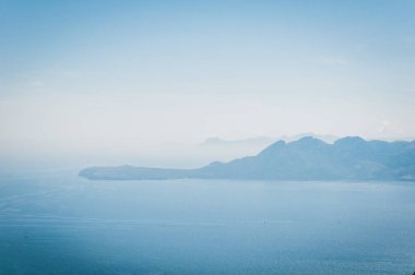 Majorca 'daki Akdeniz manzaralı Formentor şapkasının heybetli uçurumları