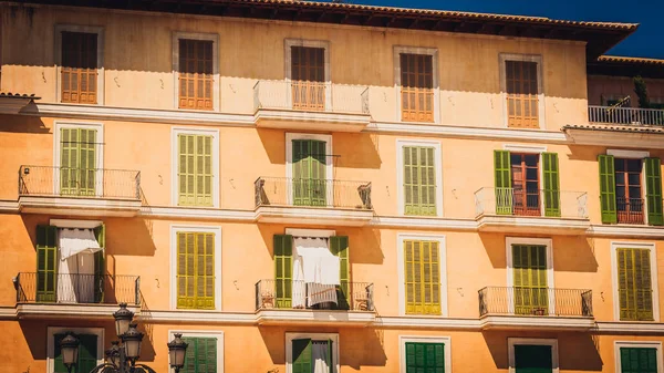Fenster Und Rollläden Auf Einer Straße Palma Mallorca Geschlossen — Stockfoto