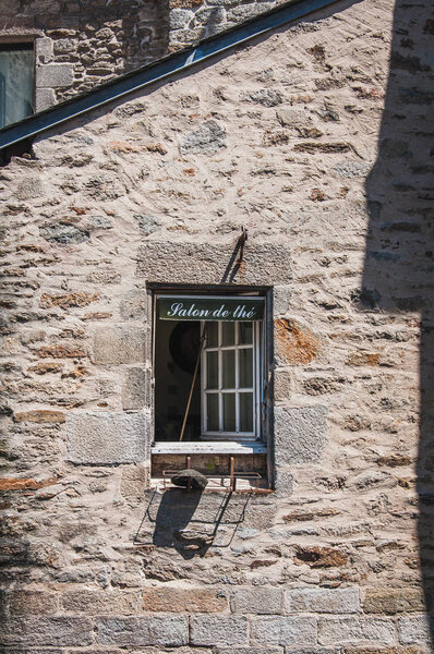 Окно чайной комнаты в Кемпере
