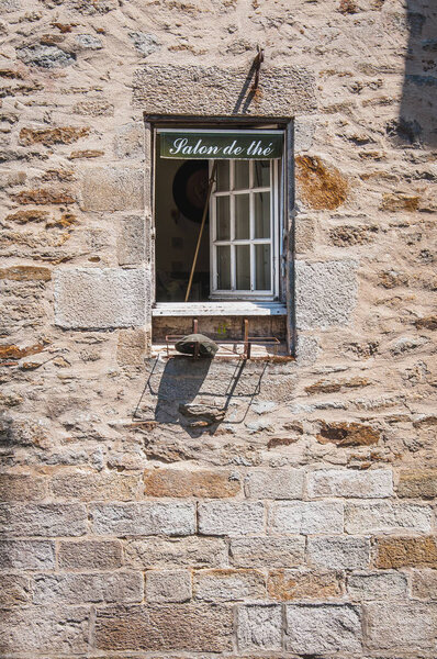 Окно чайной комнаты в Кемпере
