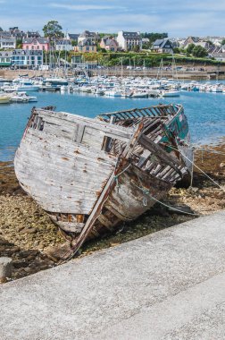 Tekneleri ile Camaret-sur-mer Limanı, deniz feneri, Finis
