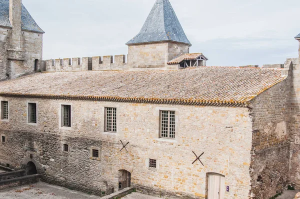 Les remparts de la cité médiévale de Carcassonne en France — Photo
