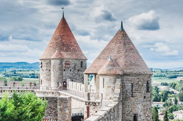 Wallen van de middeleeuwse stad Carcassonne in Frankrijk — Stockfoto