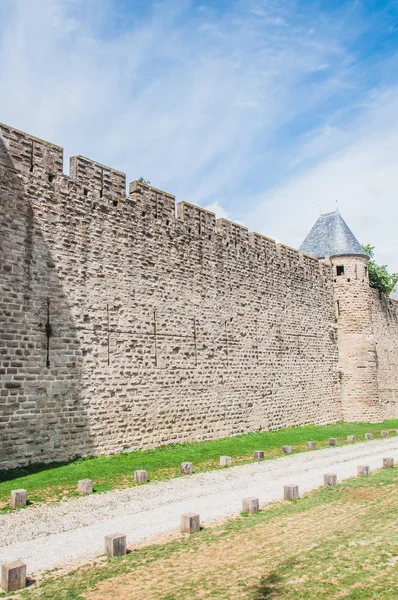 Les remparts de la cité médiévale de Carcassonne en France — Photo