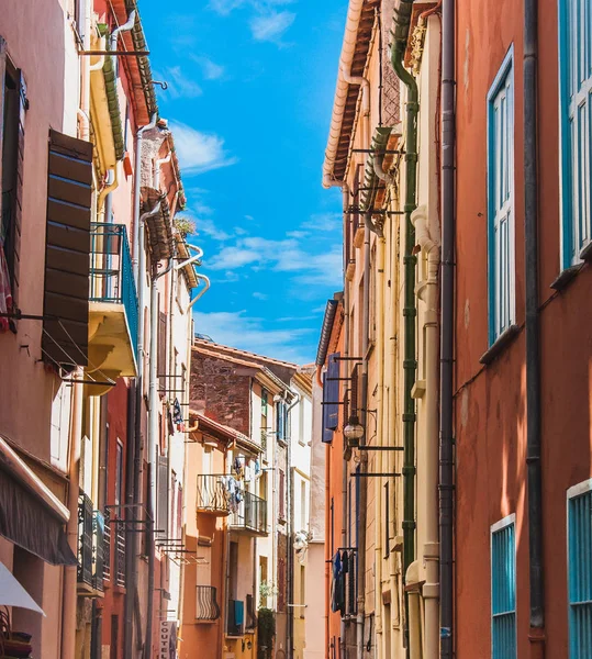 Malerischer Blick auf die Straßen von Collioure, Frankreich — Stockfoto