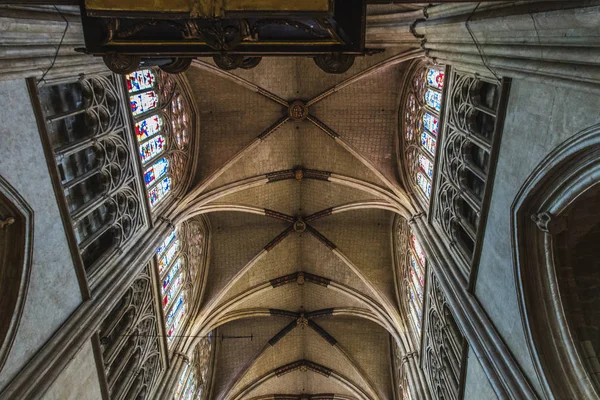 Fransa'da Bayonne merkezinde Gotik Sainte-Marie katedrali — Stok fotoğraf