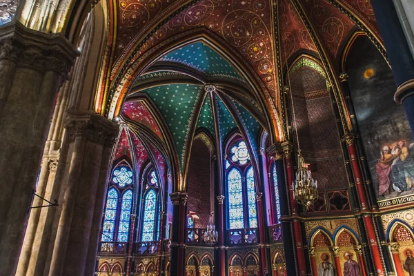 Catedral gótica de Sainte-Marie en el centro de Bayona en Francia —  Fotos de Stock