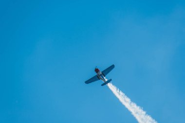 Fransız devriyesinin 9 alfabesinin gösterisi.