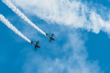 Fransız devriyesinin 9 alfabesinin gösterisi.