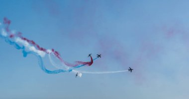 Fransız devriyesinin 9 alfabesinin gösterisi.