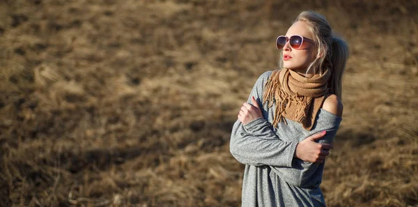 Close-up van schoonheid portret van een jonge vrouw met mooie make-up — Stockfoto