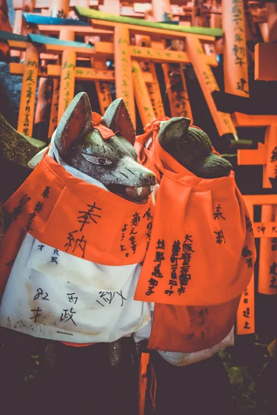 Estatuas Fox Santuario Fushimi Inari Taisha Torii Kyoto Japón — Foto de Stock