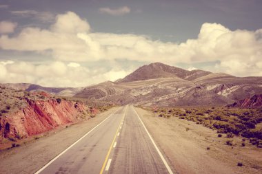 Kuzey Arjantin quebrada ıssız yolda kaybetti