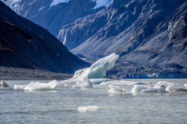 Fahişe gölde Aoraki Mount Cook Milli Parkı, Yeni Zelanda