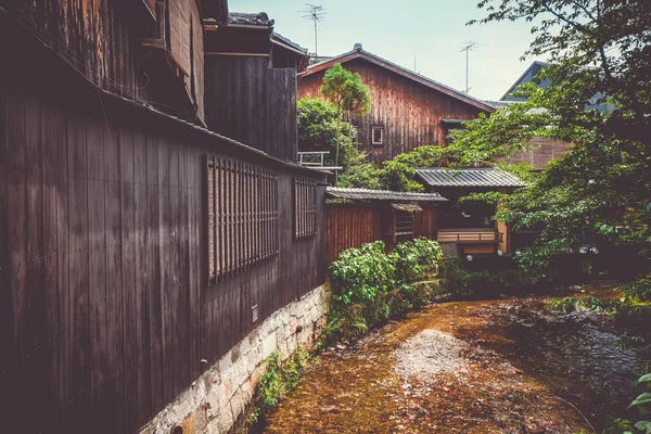 Tradycyjnych Japońskich Domach Nad Shirakawa Dzielnicy Gion Kioto Japonia — Zdjęcie stockowe