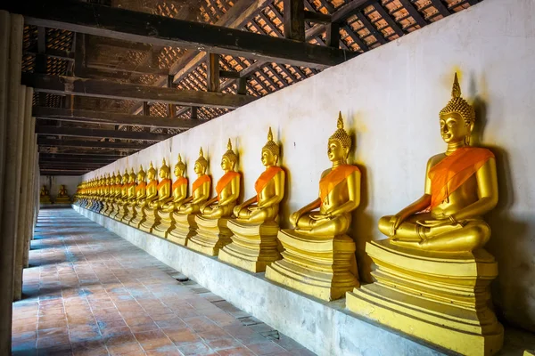 Złote Posągi Buddy Świątyni Wat Phutthaisawan Ayutthaya Tajlandia — Zdjęcie stockowe