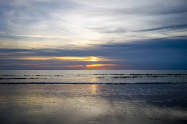 Sonnenuntergang Strand Von Nai Yang Phuket Thailand — Stockfoto