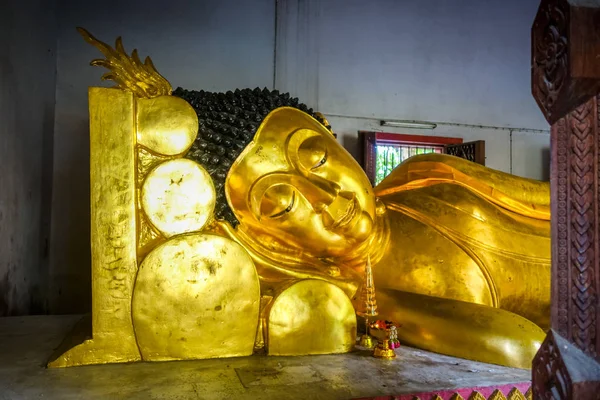 Estatua Buda Oro Templo Wat Phra Singh Chiang Mai Tailandia — Foto de Stock